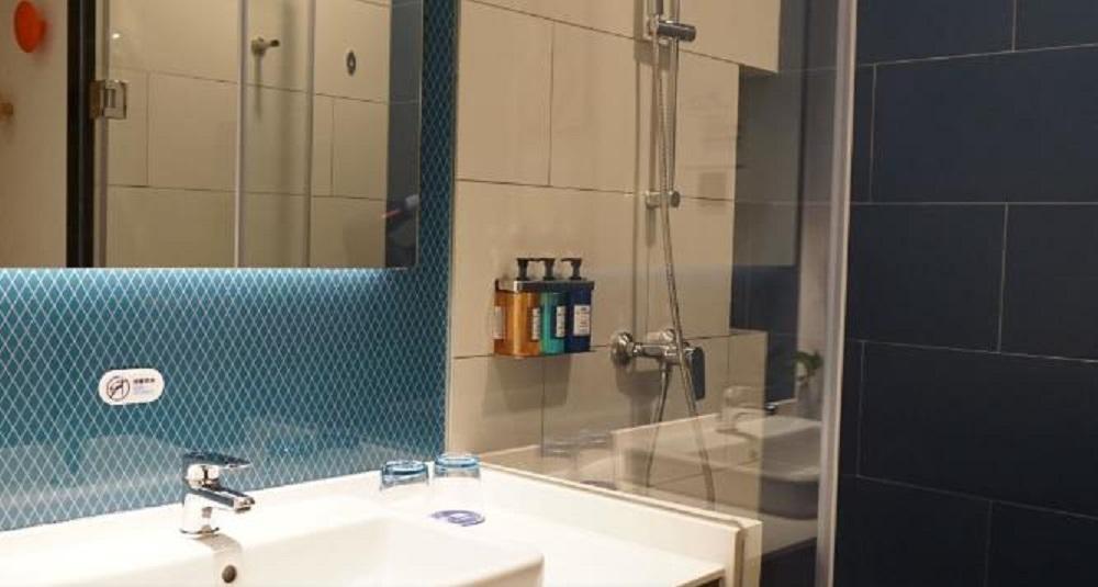 Holiday Inn Express Shanghai Kangqiao By Ihg Экстерьер фото