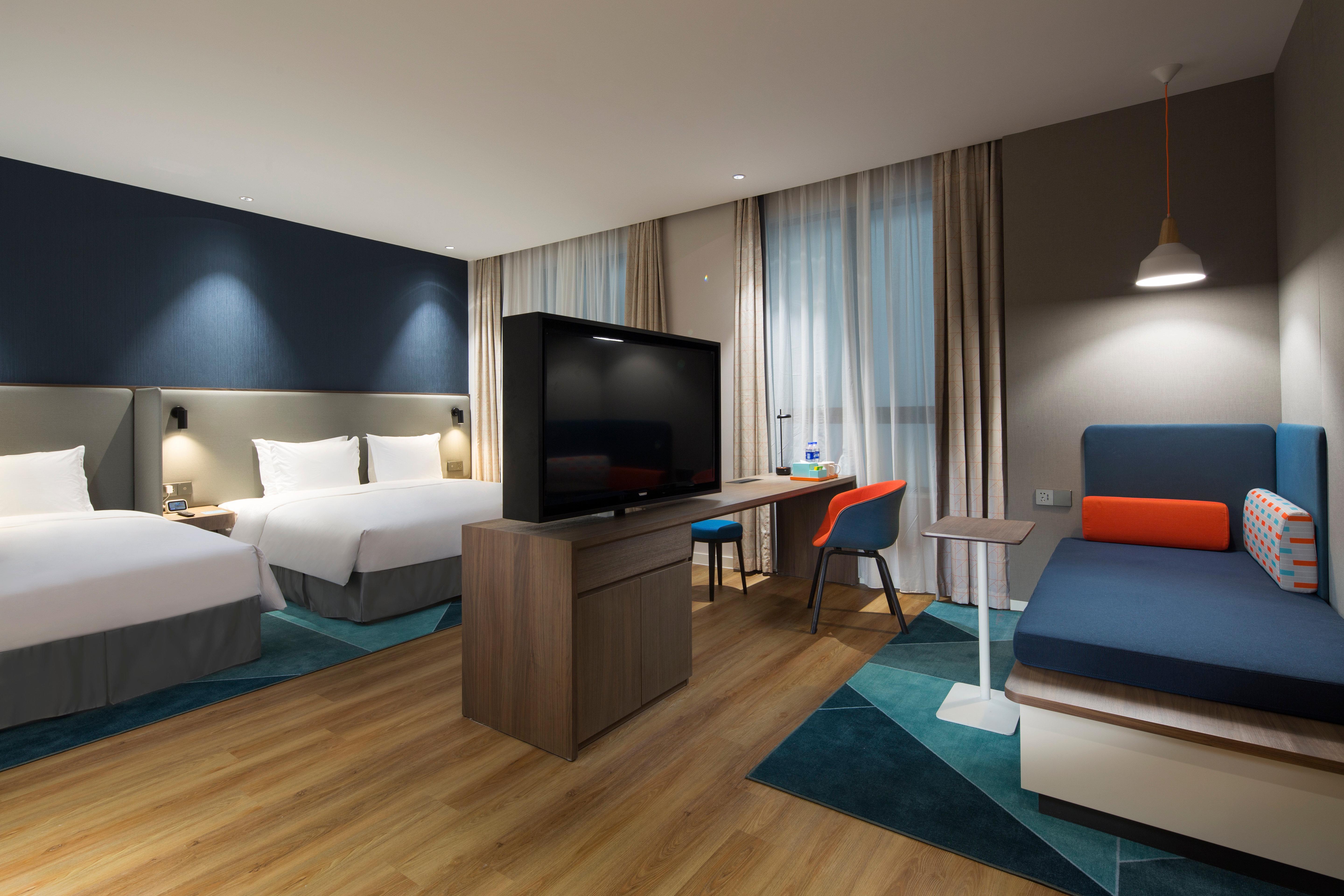 Holiday Inn Express Shanghai Kangqiao By Ihg Экстерьер фото