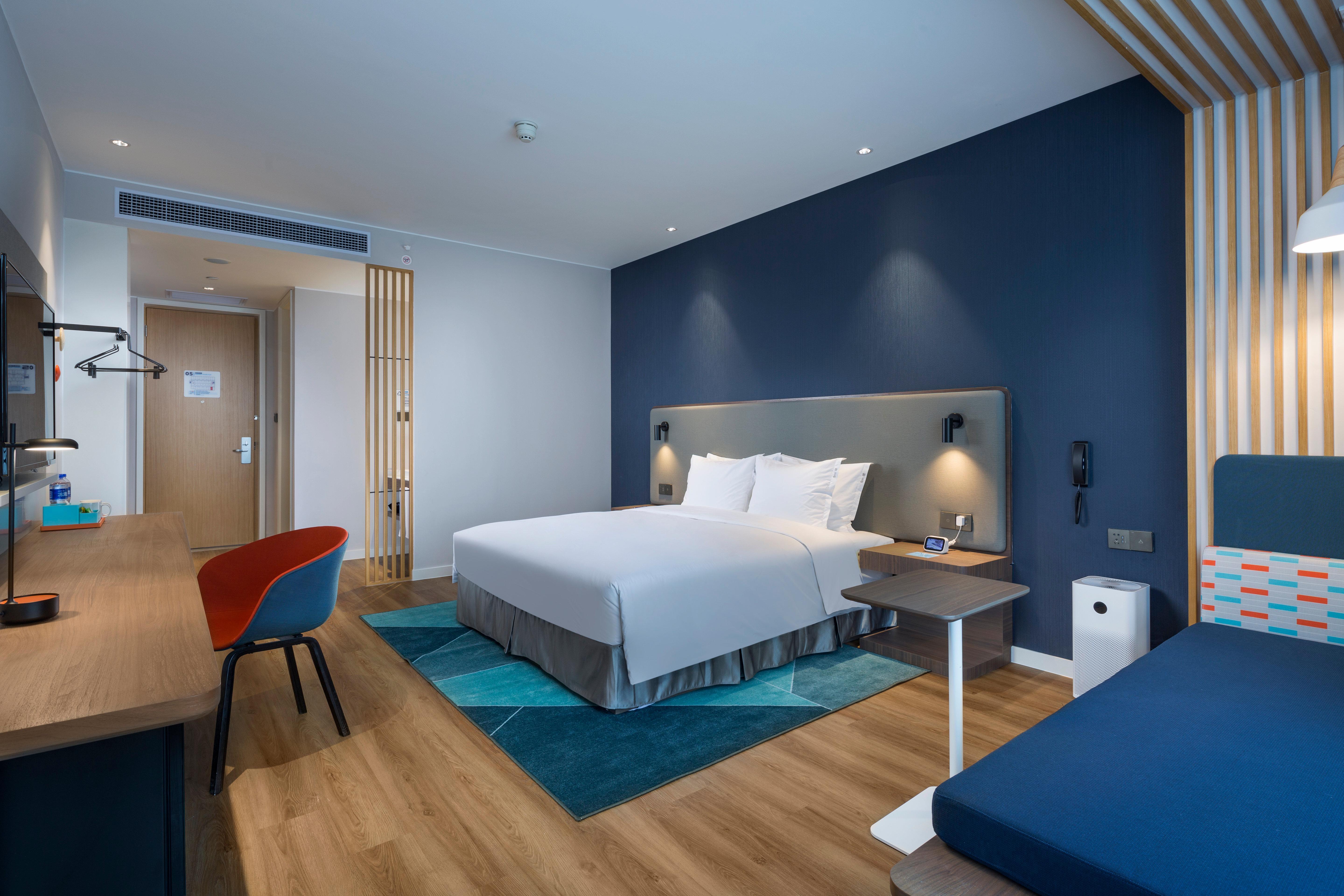 Holiday Inn Express Shanghai Kangqiao By Ihg Экстерьер фото