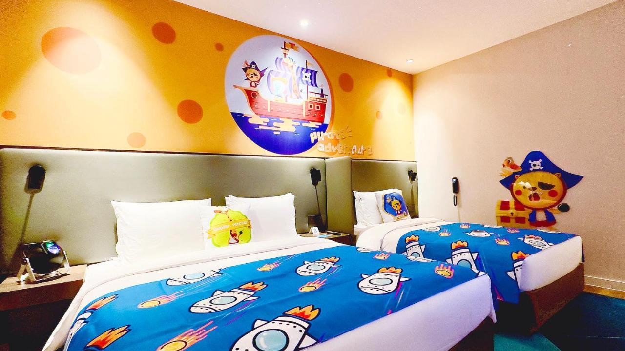 Holiday Inn Express Shanghai Kangqiao By Ihg Экстерьер фото