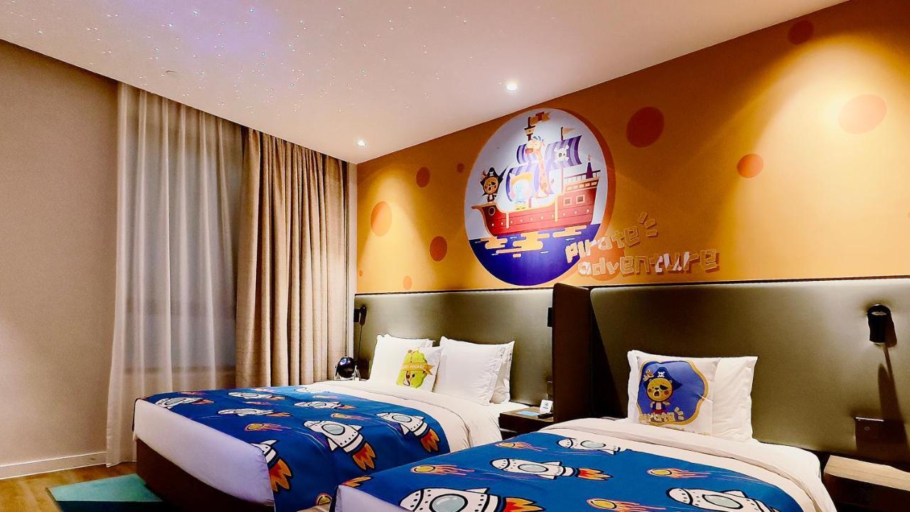 Holiday Inn Express Shanghai Kangqiao By Ihg Экстерьер фото