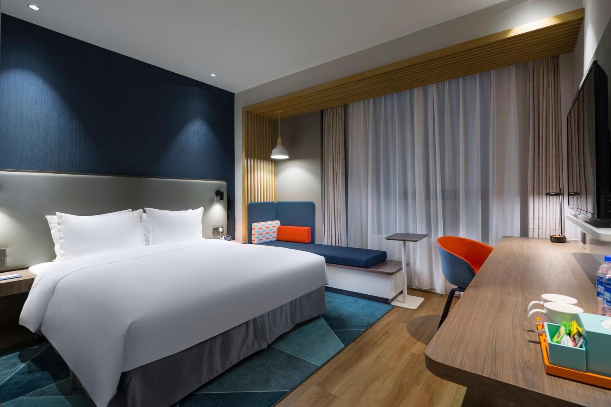 Holiday Inn Express Shanghai Kangqiao By Ihg Экстерьер фото