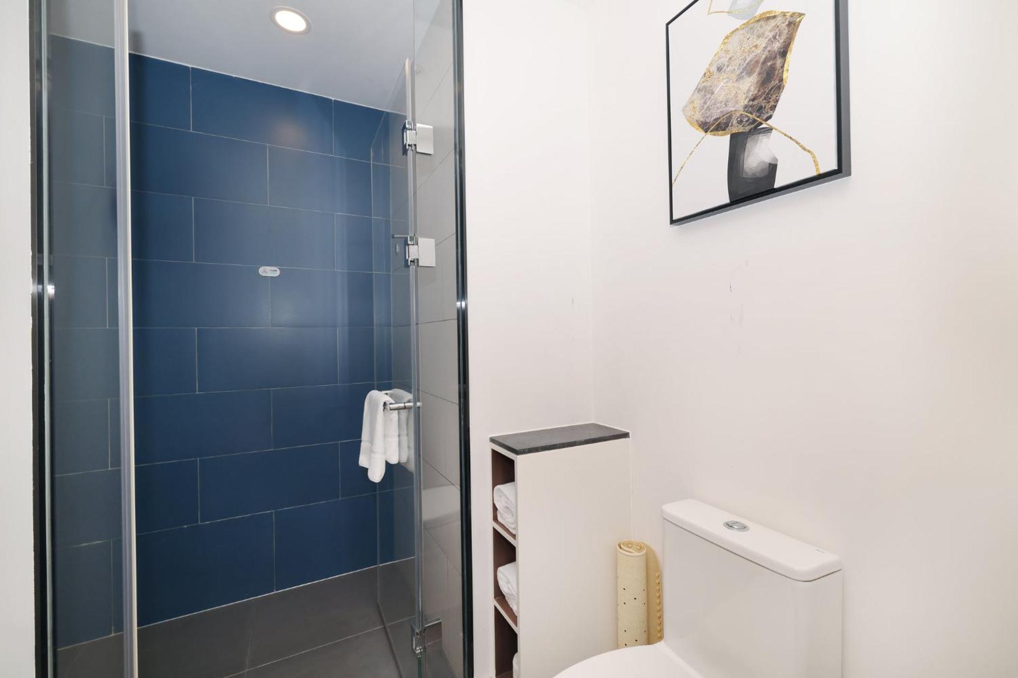Holiday Inn Express Shanghai Kangqiao By Ihg Экстерьер фото